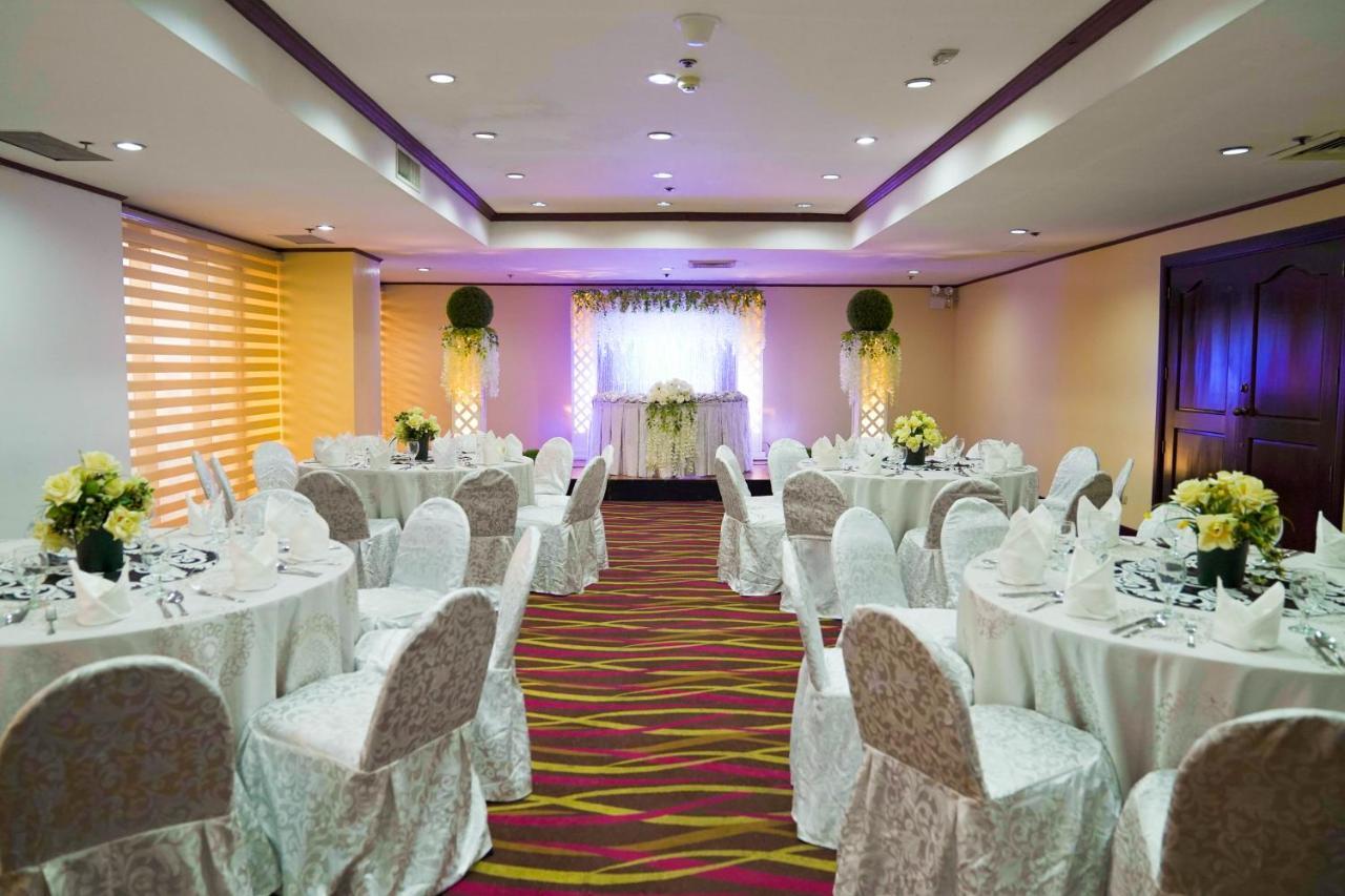 Berjaya Makati Hotel Makati City Exterior photo