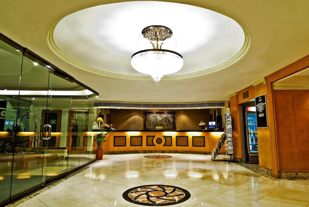 Berjaya Makati Hotel Makati City Exterior photo