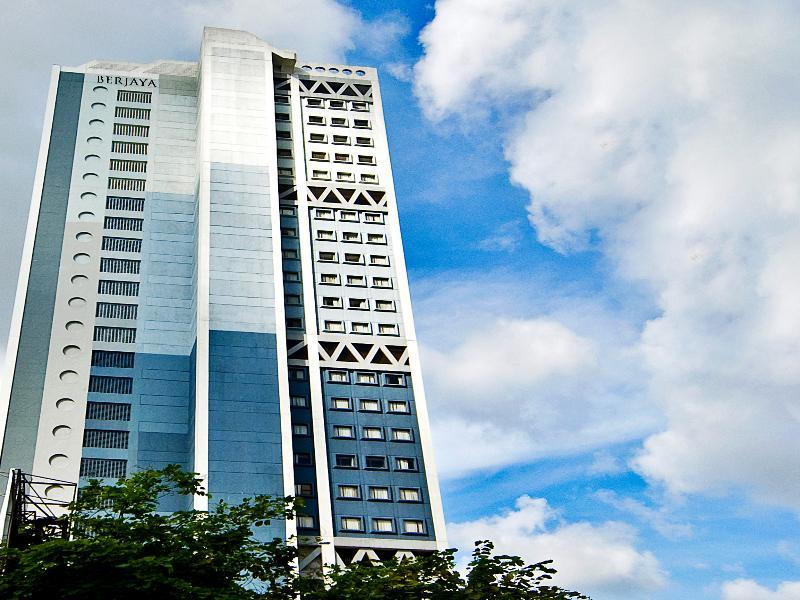 Berjaya Makati Hotel Makati City Exterior photo